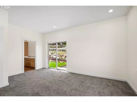 Bedroom - 763 Boulder Loop, Creswell, OR 97426 photo 2 of 7