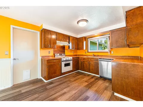 Kitchen - 6323 B St, Springfield, OR 97478 photo 1 of 3