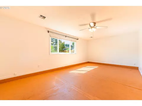 Bedroom - 6323 B St, Springfield, OR 97478 photo 5 of 5