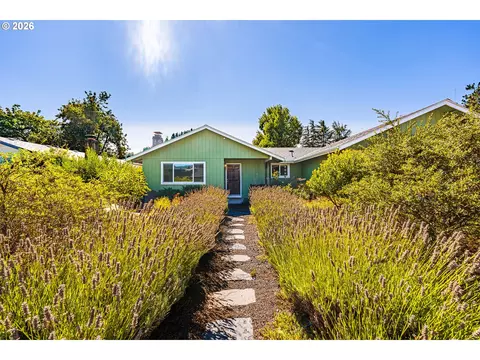 Exterior - 6323 B St, Springfield, OR 97478 photo 11 of 14