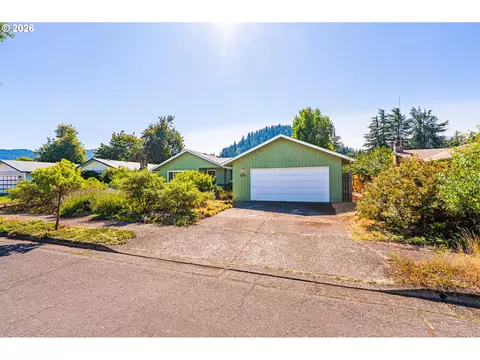 Exterior - 6323 B St, Springfield, OR 97478 photo 10 of 14