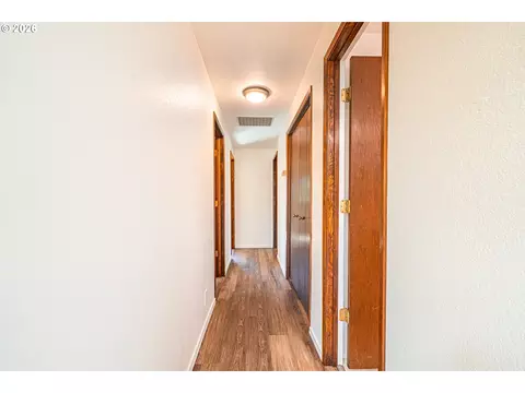 Entry Way - 6323 B St, Springfield, OR 97478 photo 1 of 1