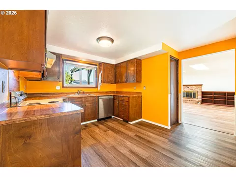Kitchen - 6323 B St, Springfield, OR 97478 photo 3 of 3