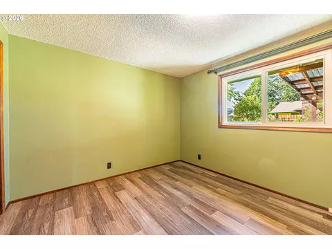 Bedroom - 6323 B St, Springfield, OR 97478 photo 4 of 5