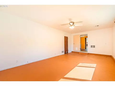 Living - 6323 B St, Springfield, OR 97478 photo 5 of 5