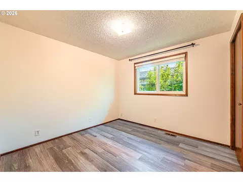 Bedroom - 6323 B St, Springfield, OR 97478 photo 1 of 5