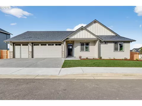 2842 NE Justus Ave #29, Estacada, OR 97023