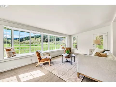 Living - 24022 Alpine Rd, Monroe, OR 97456 photo 5 of 5