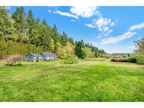 Exterior - 24022 Alpine Rd, Monroe, OR 97456 photo 3 of 8
