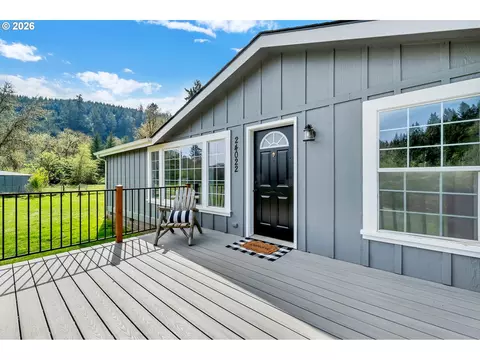 Exterior - 24022 Alpine Rd, Monroe, OR 97456 photo 5 of 8