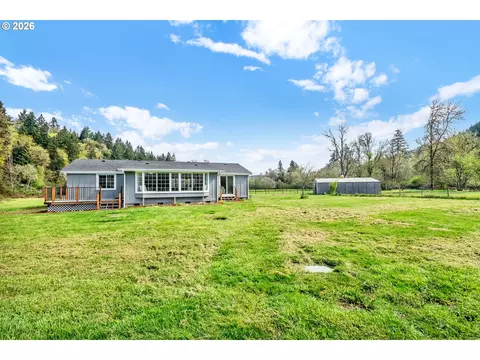 Exterior - 24022 Alpine Rd, Monroe, OR 97456 photo 6 of 8