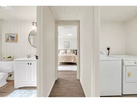 Entry Way - 24022 Alpine Rd, Monroe, OR 97456 photo 1 of 1