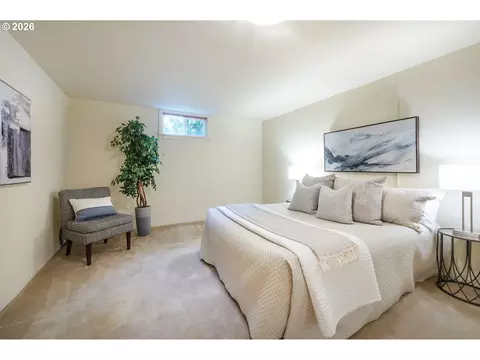Bedroom - 2196 Olive St, Eugene, OR 97405 photo 3 of 4