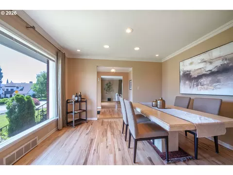 Dining - 2196 Olive St, Eugene, OR 97405 photo 2 of 3