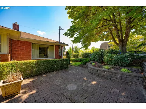 Exterior - 2196 Olive St, Eugene, OR 97405 photo 8 of 9