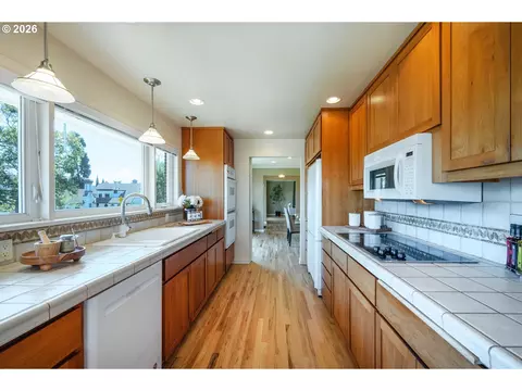 Kitchen - 2196 Olive St, Eugene, OR 97405 photo 2 of 2