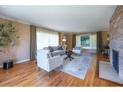 Living - 2196 Olive St, Eugene, OR 97405 photo 1 of 6
