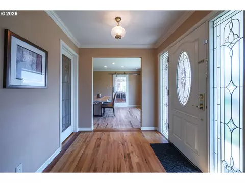 Entry Way - 2196 Olive St, Eugene, OR 97405 photo 1 of 2