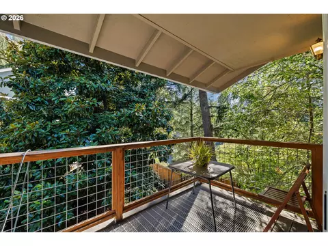 Exterior - 4482 Paddock Dr, Eugene, OR 97405 photo 5 of 16