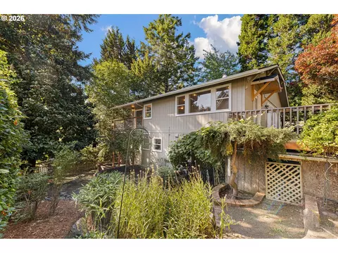 Exterior - 4482 Paddock Dr, Eugene, OR 97405 photo 9 of 16
