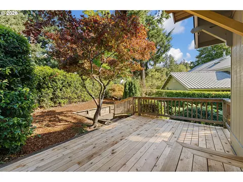 Exterior - 4482 Paddock Dr, Eugene, OR 97405 photo 6 of 16