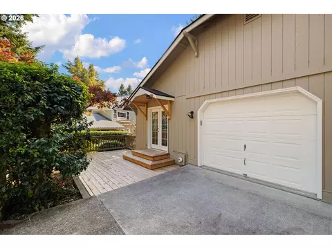 Exterior - 4482 Paddock Dr, Eugene, OR 97405 photo 3 of 16