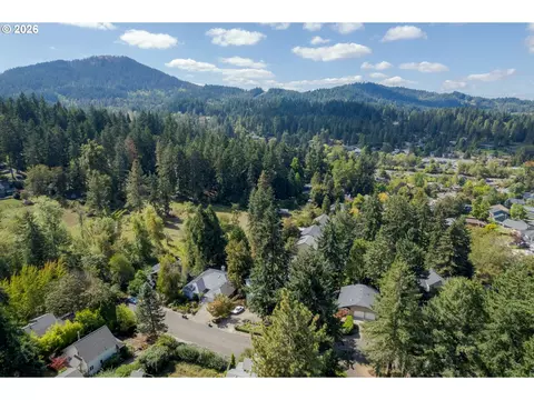 View/Area - 4482 Paddock Dr, Eugene, OR 97405 photo 2 of 2