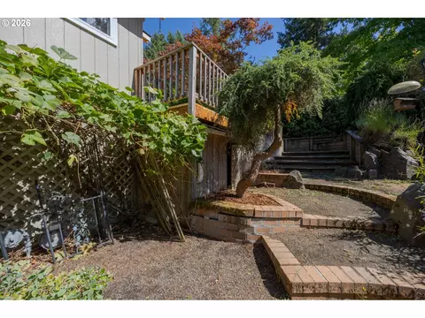 Exterior - 4482 Paddock Dr, Eugene, OR 97405 photo 10 of 16