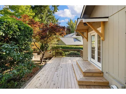 Exterior - 4482 Paddock Dr, Eugene, OR 97405 photo 4 of 16