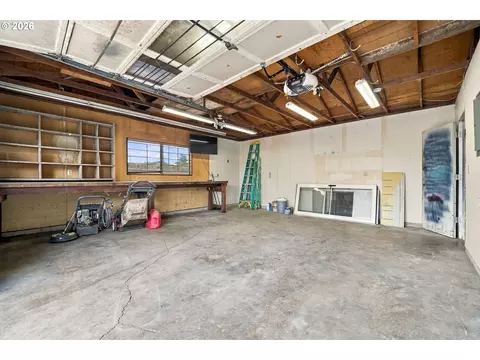 Other - 352 W M St, Springfield, OR 97477 photo 8 of 10