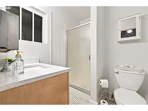 Bath - 352 W M St, Springfield, OR 97477 photo 1 of 2