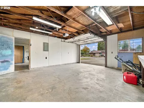 Other - 352 W M St, Springfield, OR 97477 photo 7 of 10