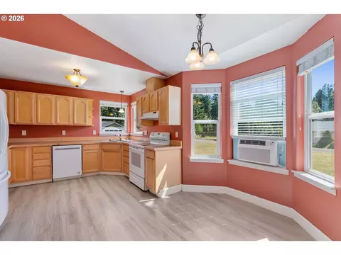 Kitchen - 11 Timber Pl, Carson, WA 98610 photo 1 of 2