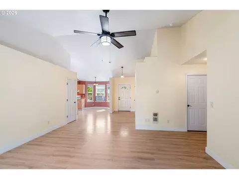 Living - 11 Timber Pl, Carson, WA 98610 photo 2 of 3