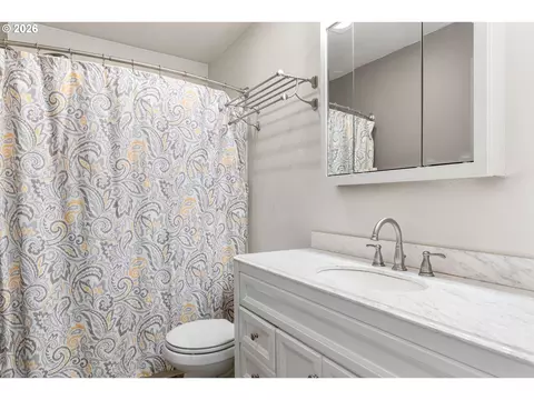 Bath - 11 Timber Pl, Carson, WA 98610 photo 3 of 4