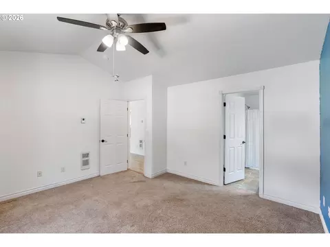 Bedroom - 11 Timber Pl, Carson, WA 98610 photo 2 of 6