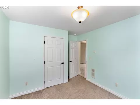 Bedroom - 11 Timber Pl, Carson, WA 98610 photo 4 of 6