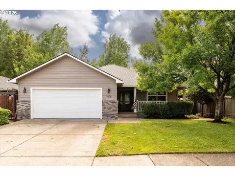 1076 Yew St, Junction City, OR 97448