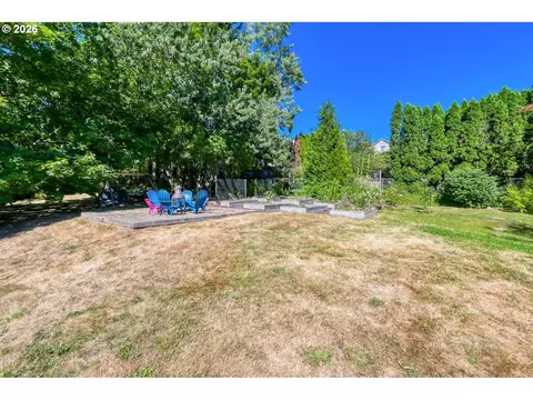 Exterior - 5717 SE Salquist Rd, Gresham, OR 97080 photo 9 of 13