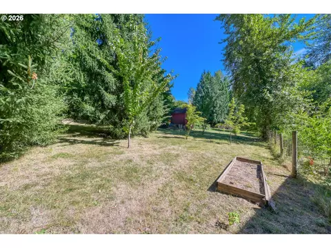 Exterior - 5717 SE Salquist Rd, Gresham, OR 97080 photo 11 of 13