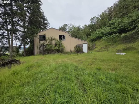 130 NW Makah Ct, Roseburg, OR 97471