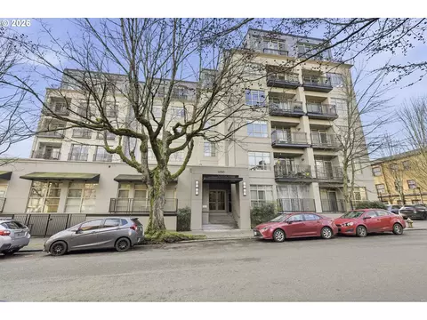 1930 NW Irving St #302, Portland, OR 97209