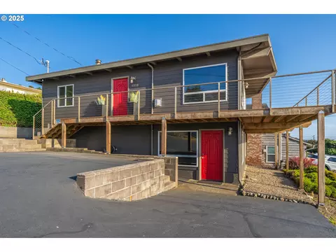 1918 NE 66th St, Lincoln City, OR 97367