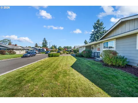 Exterior - 276 Knight Ave, Eugene, OR 97404 photo 3 of 10