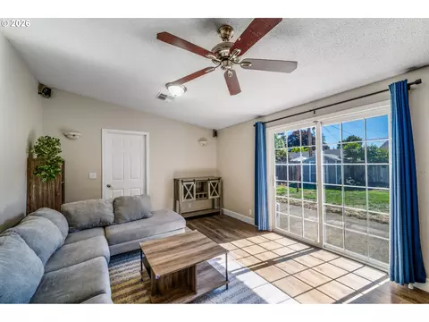 Living - 276 Knight Ave, Eugene, OR 97404 photo 1 of 5