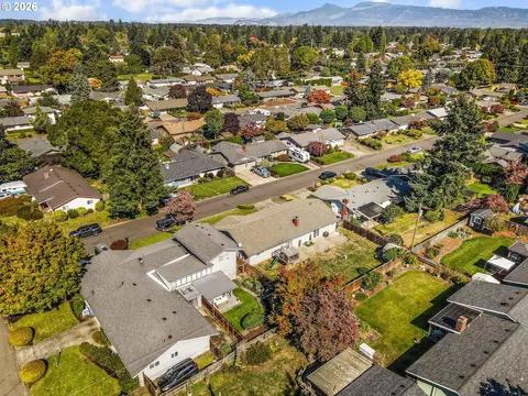 View/Area - 276 Knight Ave, Eugene, OR 97404 photo 4 of 4