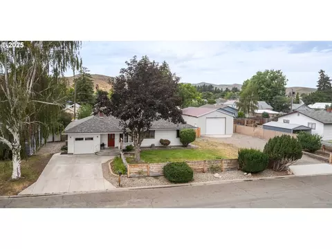 1130 Resort St, Baker City, OR 97814