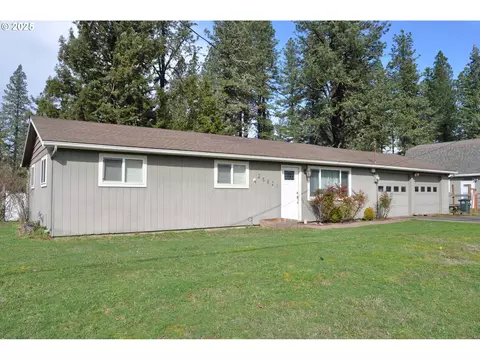 25821 Jeans Rd, Veneta, OR 97487