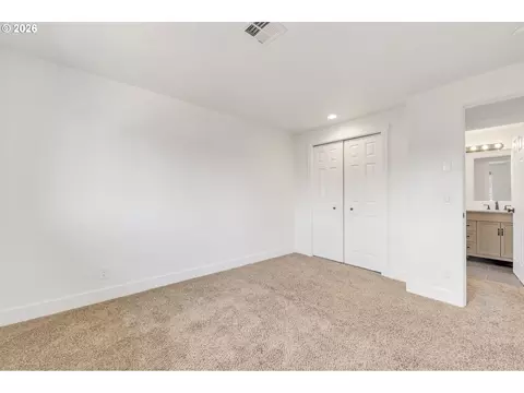 Bedroom - 7118 C St, Springfield, OR 97478 photo 9 of 9
