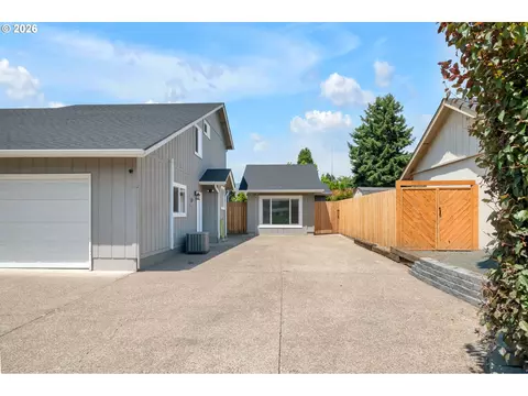Exterior - 7118 C St, Springfield, OR 97478 photo 2 of 9